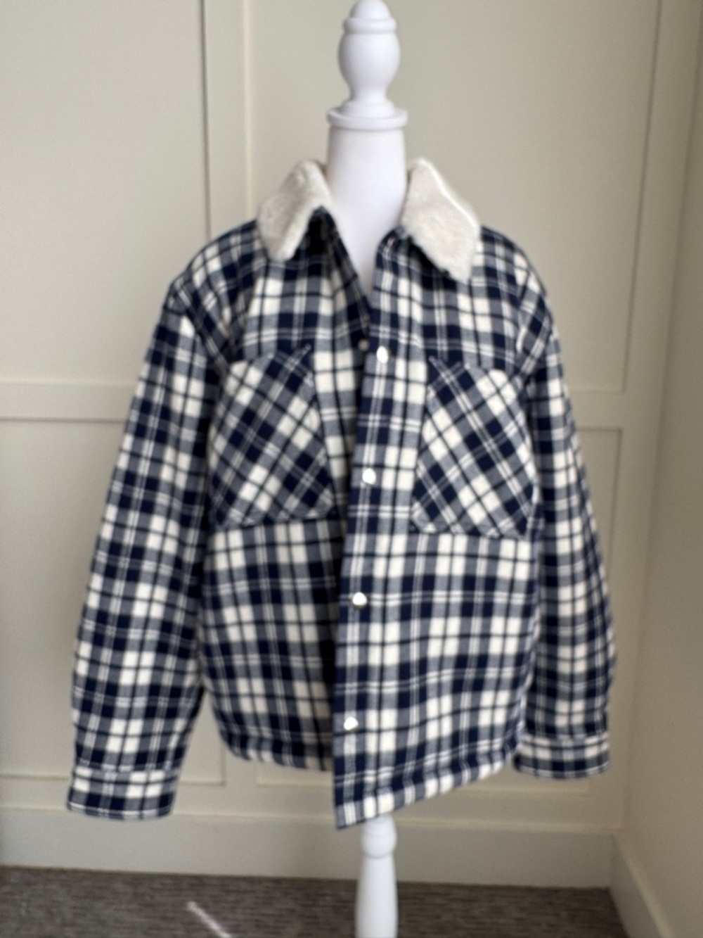 Aritzia Navy and White Plaid Sherpa Collar Jacket